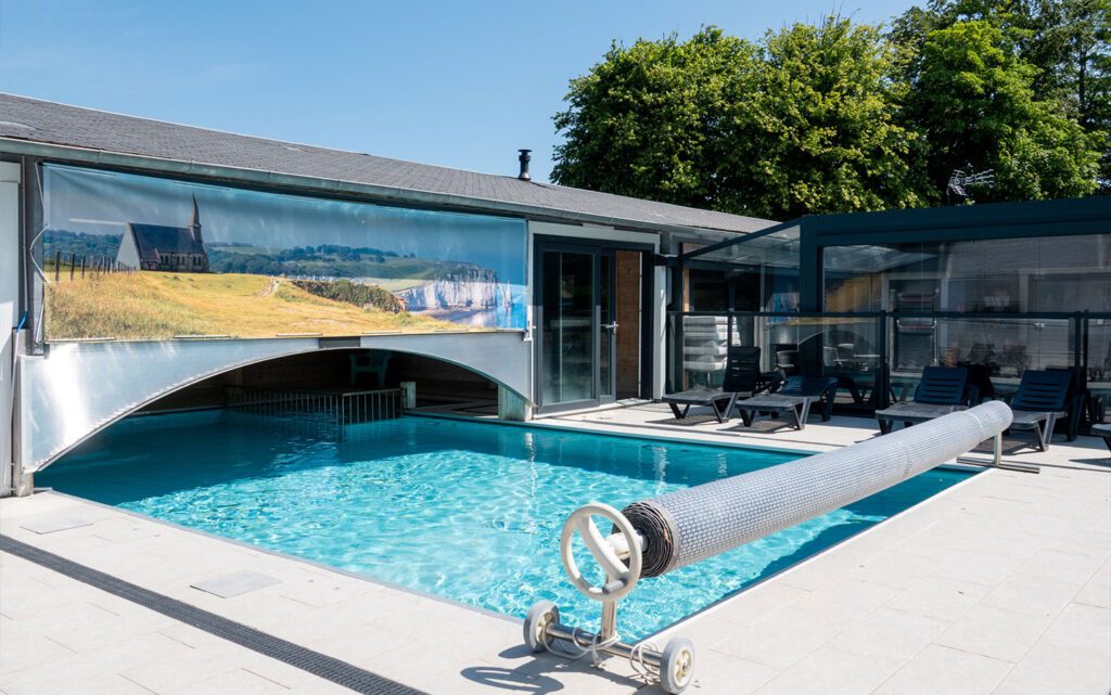 Camping Abijune : Piscine semi-couverte et chauffée